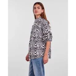 PIECES denim skjorte PCNURSEL - Bright White Black Zebra Online