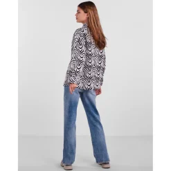PIECES denim skjorte PCNURSEL - Bright White Black Zebra Online